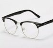 6 Jenis Kacamata Baca Pria yang Keren
